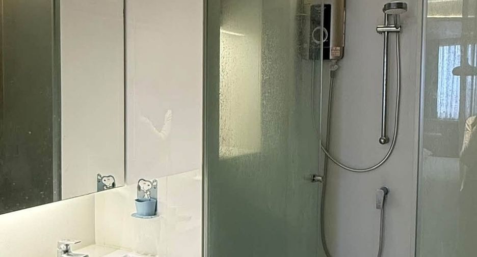 For rent 2 bedrooms condo in Bang Rak, Bangkok