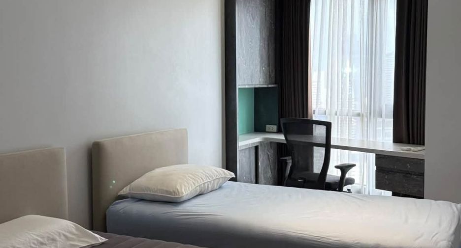 For rent 2 bedrooms condo in Bang Rak, Bangkok