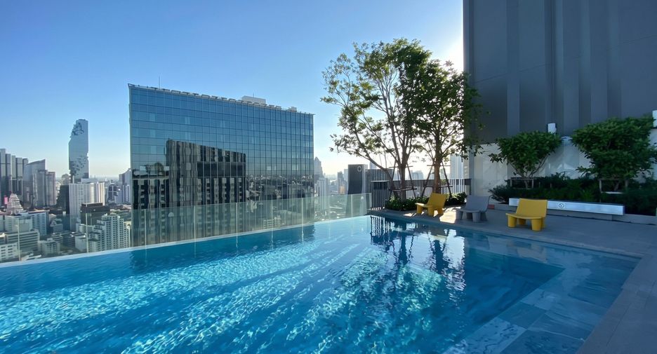 For rent 2 bedrooms condo in Bang Rak, Bangkok