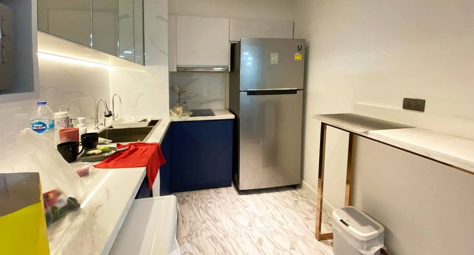 For sale 2 bedrooms condo in Huai Khwang, Bangkok