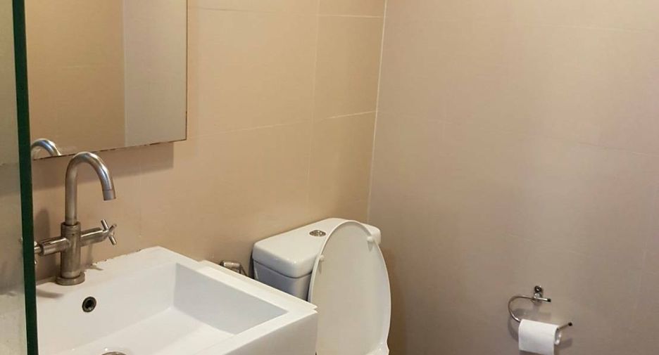 For sale 1 bed condo in Watthana, Bangkok