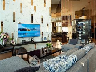 À vendre 3 chambres condo à Huai Khwang, Bangkok