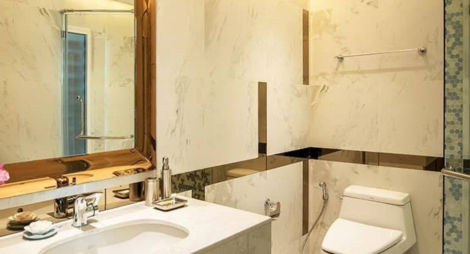 À vendre 3 chambres condo à Huai Khwang, Bangkok