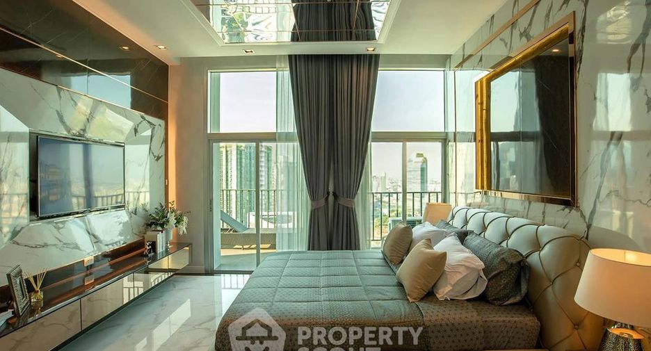 À vendre 3 chambres condo à Huai Khwang, Bangkok