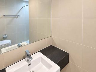 For rent 3 bedrooms condo in Huai Khwang, Bangkok