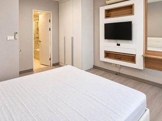 For rent 3 bedrooms condo in Huai Khwang, Bangkok