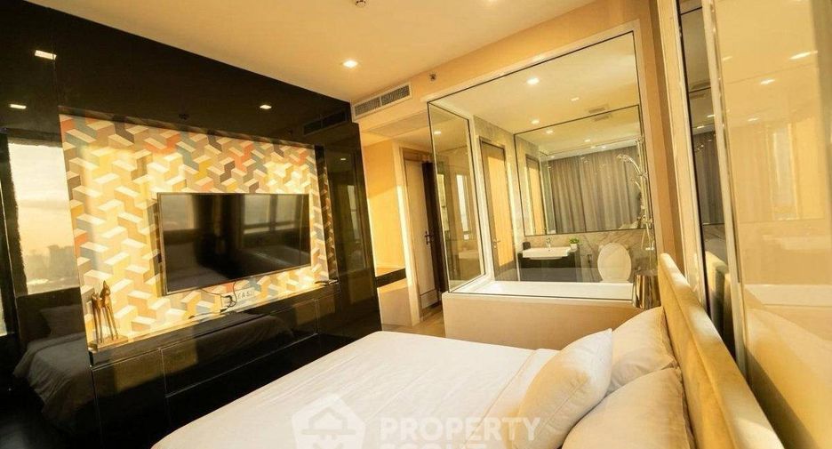 For rent 3 bedrooms condo in Khlong Toei, Bangkok