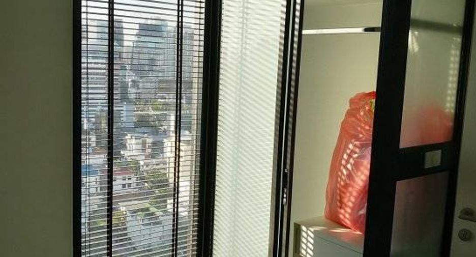 For sale 1 Beds condo in Sathon, Bangkok