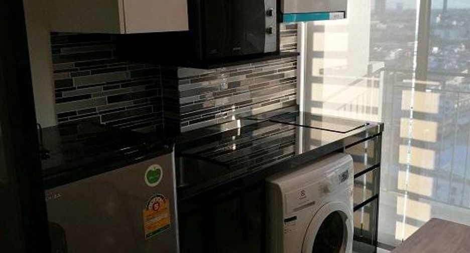 For sale 1 Beds condo in Sathon, Bangkok