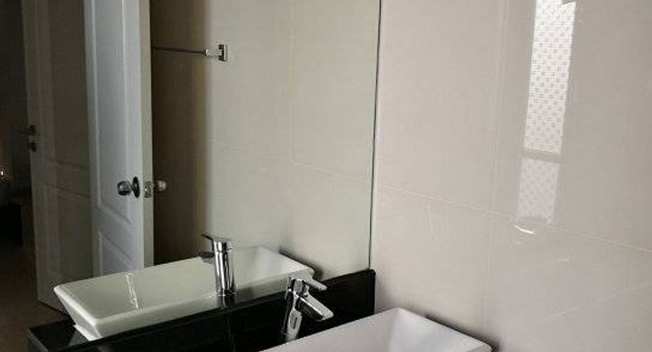 For sale 1 Beds condo in Sathon, Bangkok