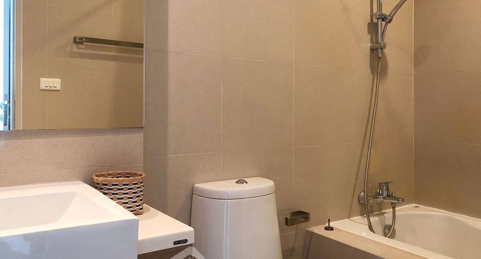 For sale 1 bed condo in Khlong Toei, Bangkok