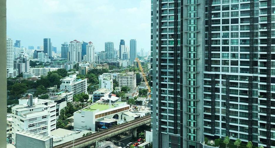 For sale 1 bed condo in Khlong Toei, Bangkok