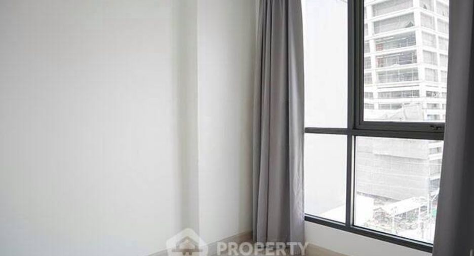 À vendre 2 chambres condo à Huai Khwang, Bangkok