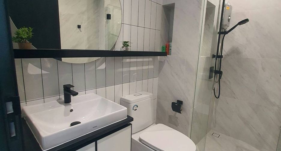 For sale 1 Beds condo in Khlong San, Bangkok