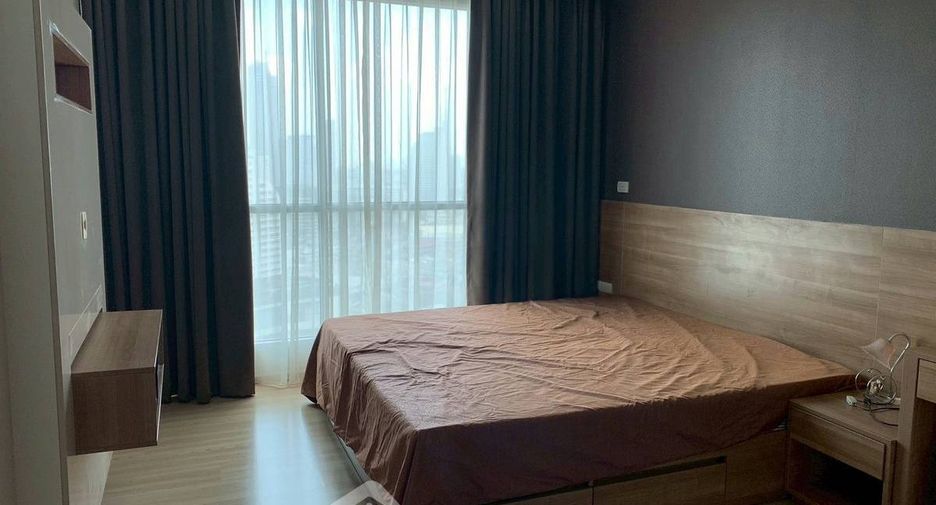 For sale 2 ベッドルーム condo in Sathon, Bangkok
