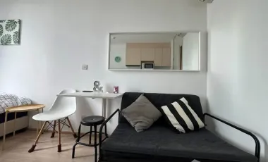À louer studio condo à Huai Khwang, Bangkok