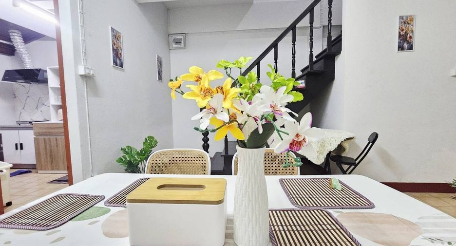 For rent 2 ベッドルーム townhouse in San Sai, Chiang Mai