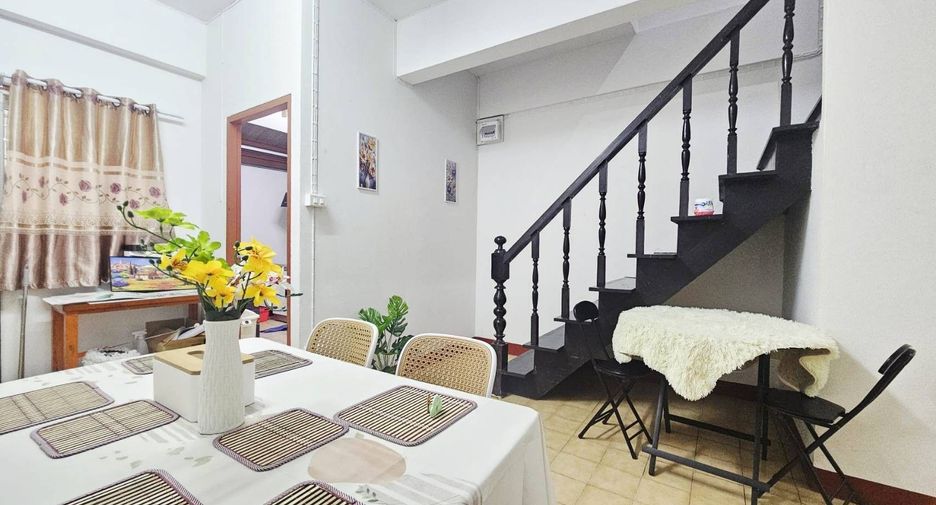 For rent 2 ベッドルーム townhouse in San Sai, Chiang Mai