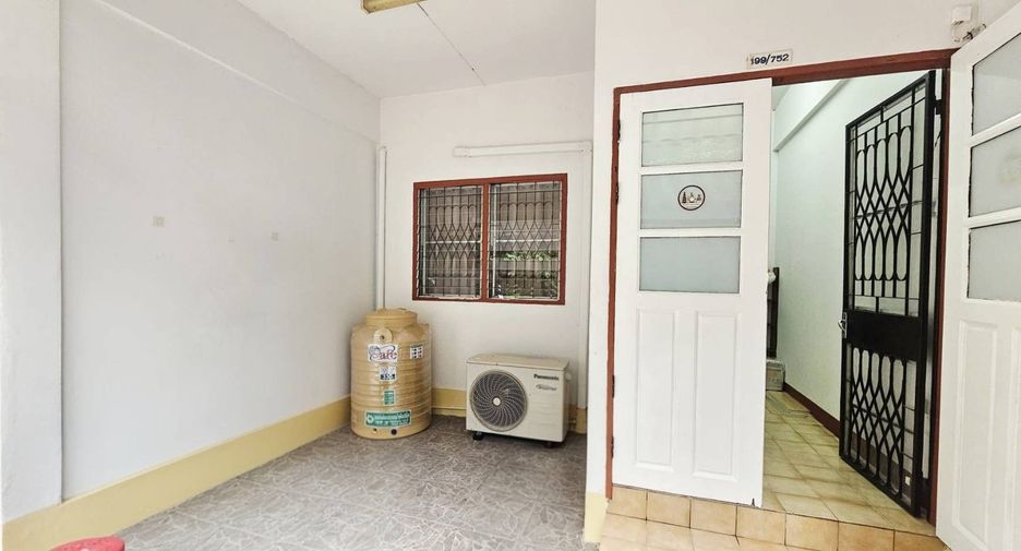 For rent 2 ベッドルーム townhouse in San Sai, Chiang Mai
