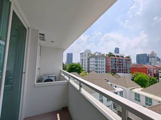 For rent 2 ベッドルーム condo in Watthana, Bangkok