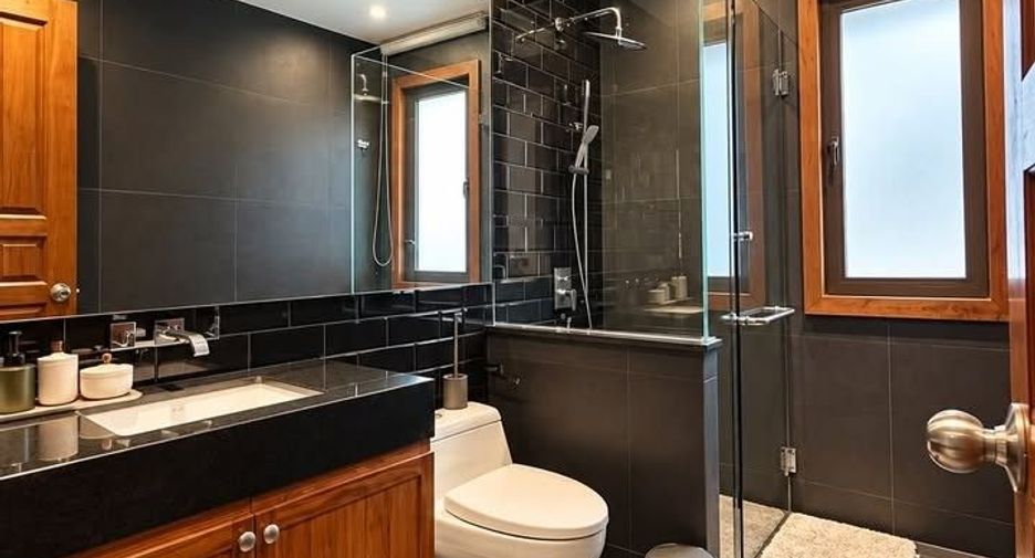 Villa zum Kauf und zur Miete mit 4 Zimmer in Mueang Phuket, Phuket