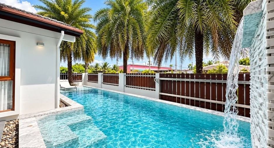 Villa zum Kauf und zur Miete mit 4 Zimmer in Mueang Phuket, Phuket