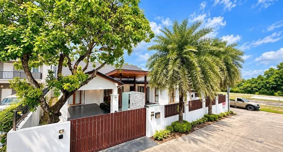 Villa zum Kauf und zur Miete mit 4 Zimmer in Mueang Phuket, Phuket