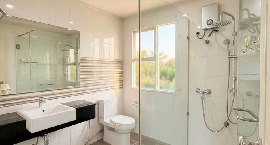Haus zur Miete mit 4 Zimmer in Mueang Phuket, Phuket