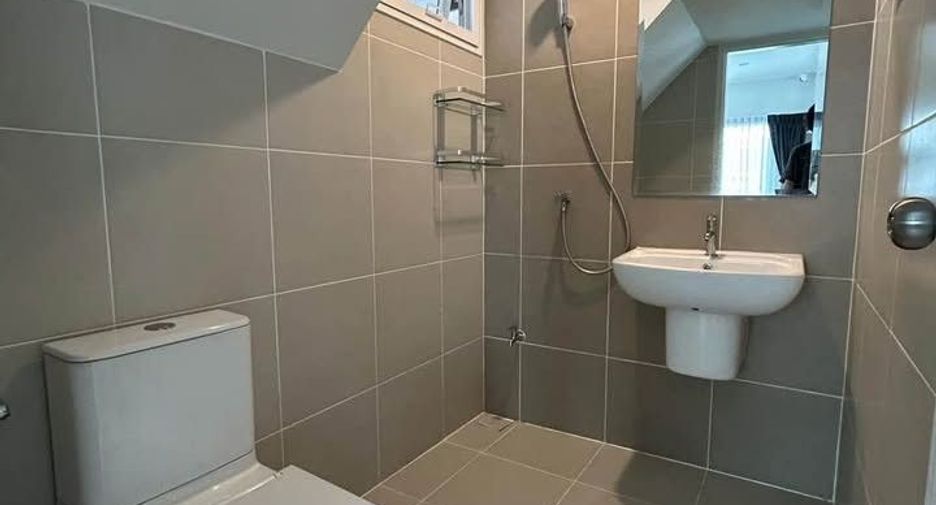 Haus zur Miete mit 3 Zimmer in Mueang Phuket, Phuket