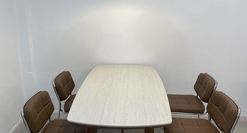 For rent 3 bedrooms townhouse in Phra Khanong, Bangkok
