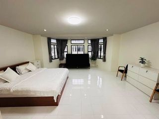 For rent 4 bedrooms townhouse in Watthana, Bangkok