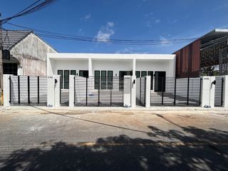 For sale 2 bedrooms townhouse in Mueang Phuket, Phuket