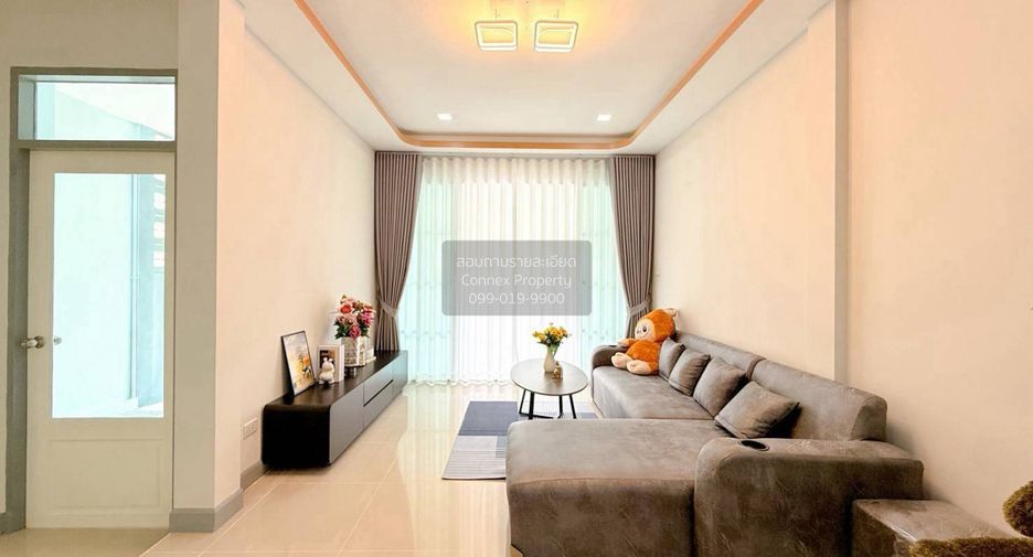 Casa adosada en venta de 4 habitaciones en Khlong Sam Wa, Bangkok