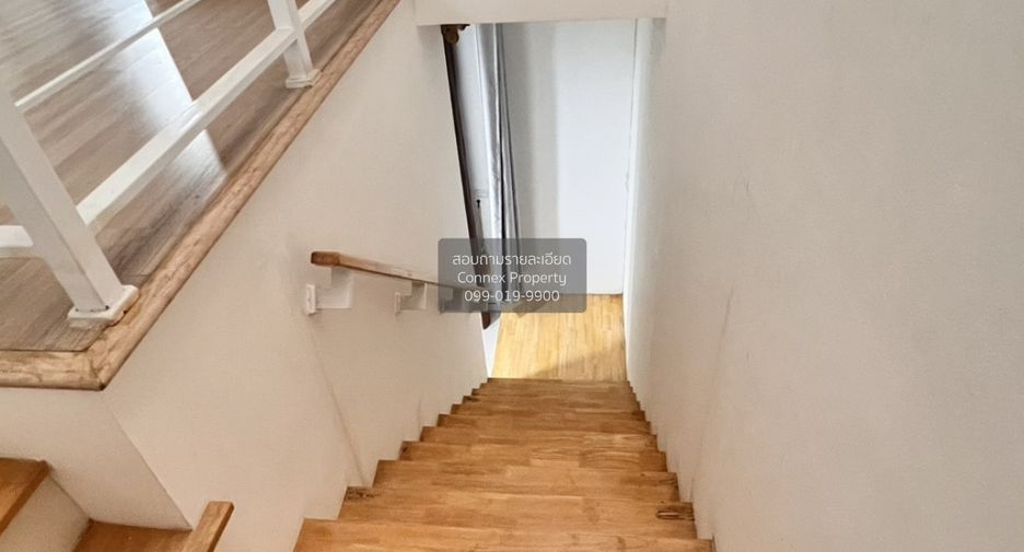 Casa adosada en venta de 3 habitaciones en Bang Khae, Bangkok