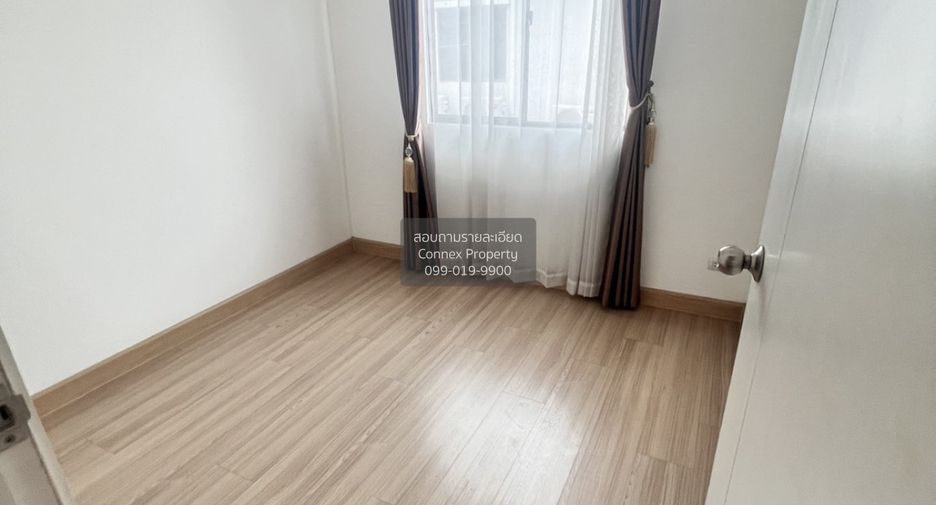 Casa adosada en venta de 3 habitaciones en Bang Khae, Bangkok
