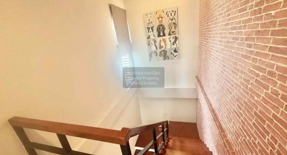 Casa adosada en venta de 3 habitaciones en Bang Khae, Bangkok