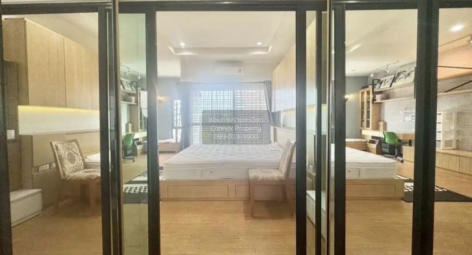 Casa adosada en venta de 3 habitaciones en Bang Khae, Bangkok