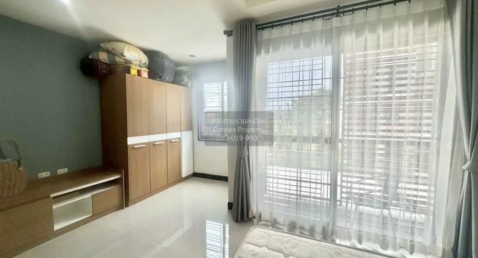 Casa adosada en venta de 3 habitaciones en Bang Khae, Bangkok