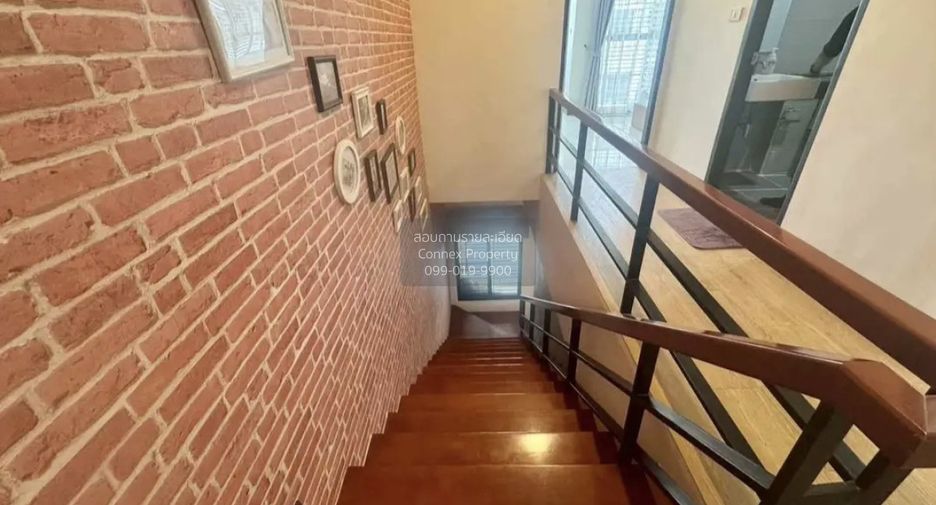Casa adosada en venta de 3 habitaciones en Bang Khae, Bangkok