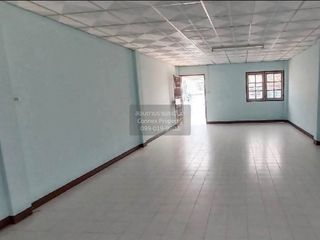 出售 2 卧室 联排别墅 在 Mueang Nakhon Pathom, Nakhon Pathom