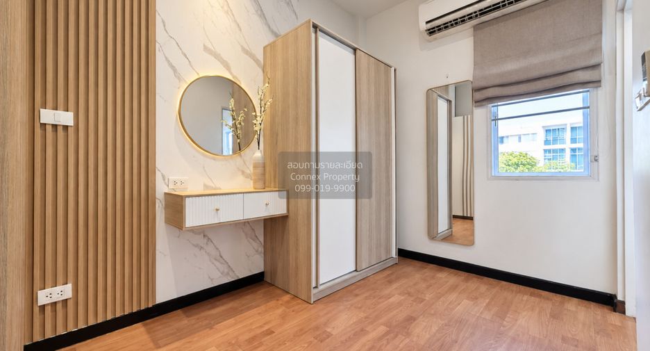 Casa adosada en venta de 3 habitaciones en Phasi Charoen, Bangkok