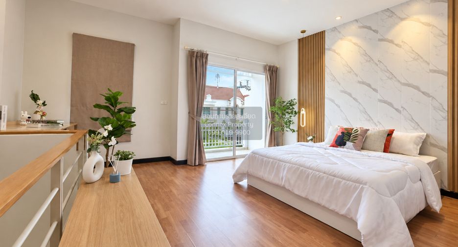 Casa adosada en venta de 3 habitaciones en Phasi Charoen, Bangkok