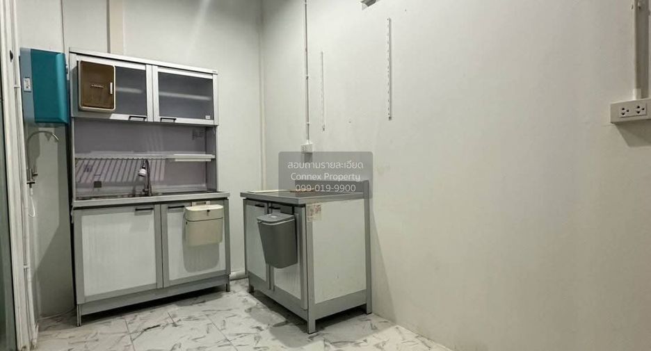 For sale 3 bedrooms townhouse in Don Mueang, Bangkok