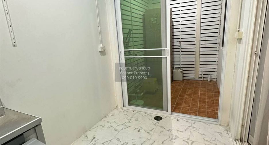 For sale 3 bedrooms townhouse in Don Mueang, Bangkok
