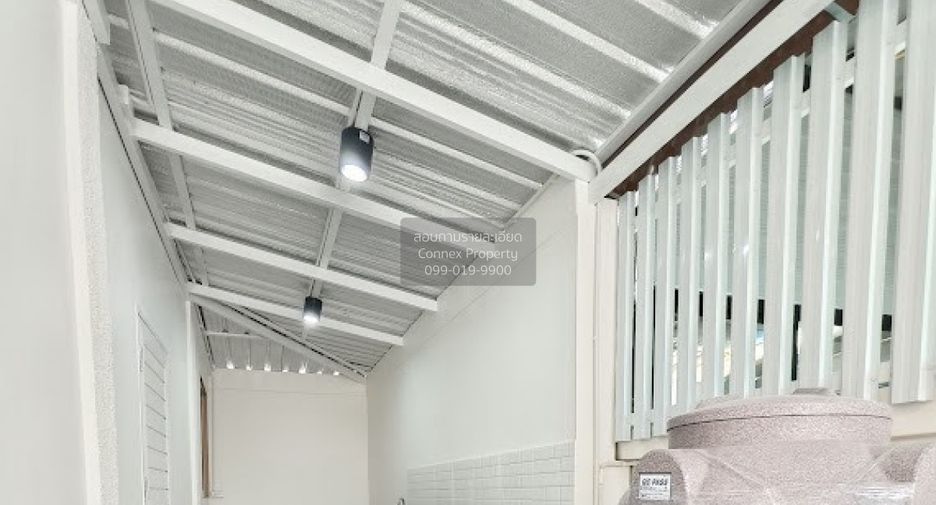 Casa adosada en venta de 3 habitaciones en Bang Bon, Bangkok