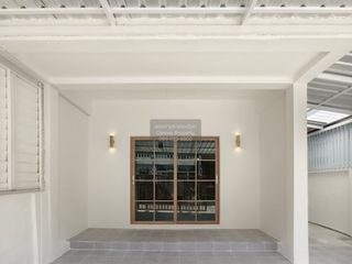 Casa adosada en venta de 3 habitaciones en Bang Bon, Bangkok
