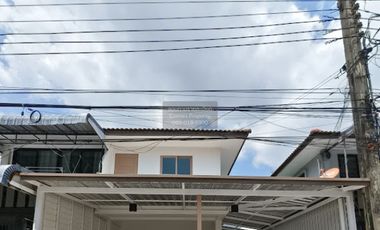 Casa adosada en venta de 3 habitaciones en Bang Bon, Bangkok