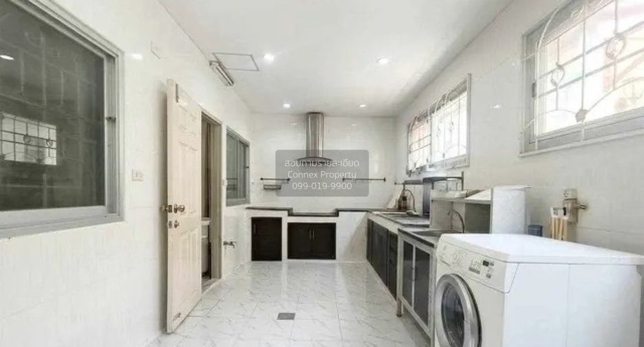 For sale 3 bedrooms house in Mueang Samut Prakan, Samut Prakan
