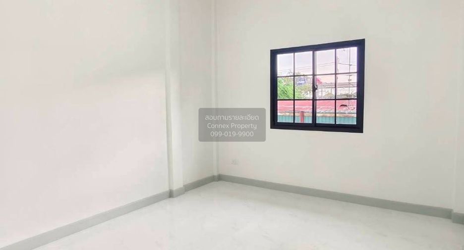For sale 4 ベッドルーム townhouse in Pak Kret, Nonthaburi