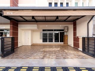 Casa adosada en venta de 3 habitaciones en Yan Nawa, Bangkok